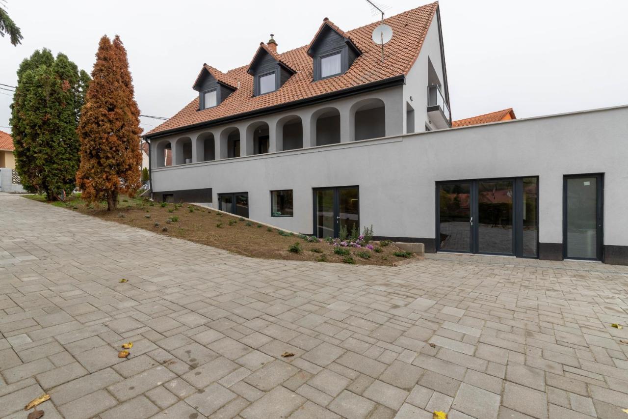 Villa Berc Egerszalok Exterior photo